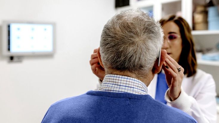 Routine eye exams may help spot early signs of Alzheimer's