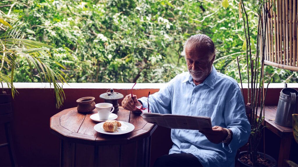 Eating breakfast late linked to biological aging, depression, and oral health issues