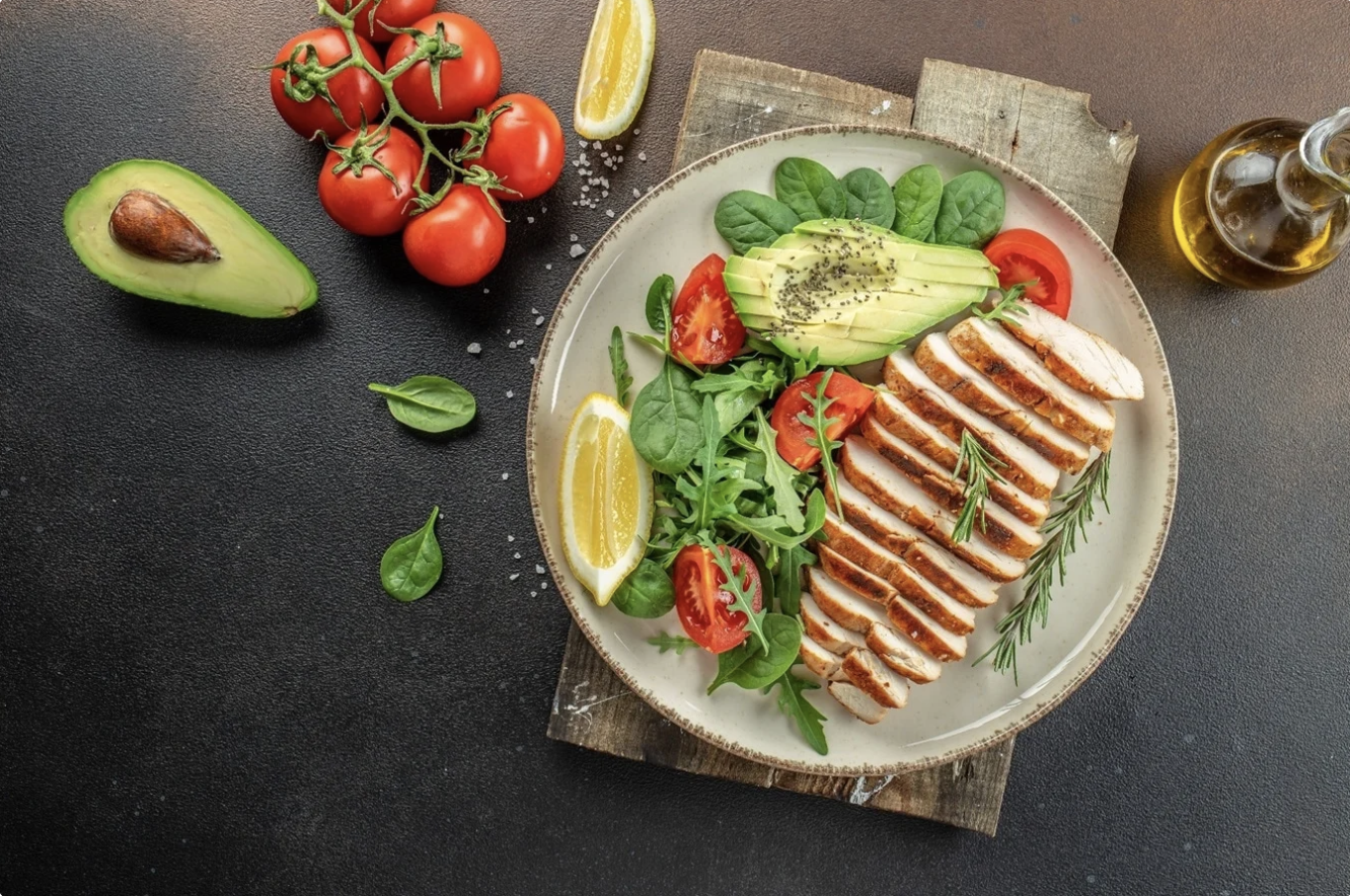 Cutting carbs, not fat, may better control appetite in women