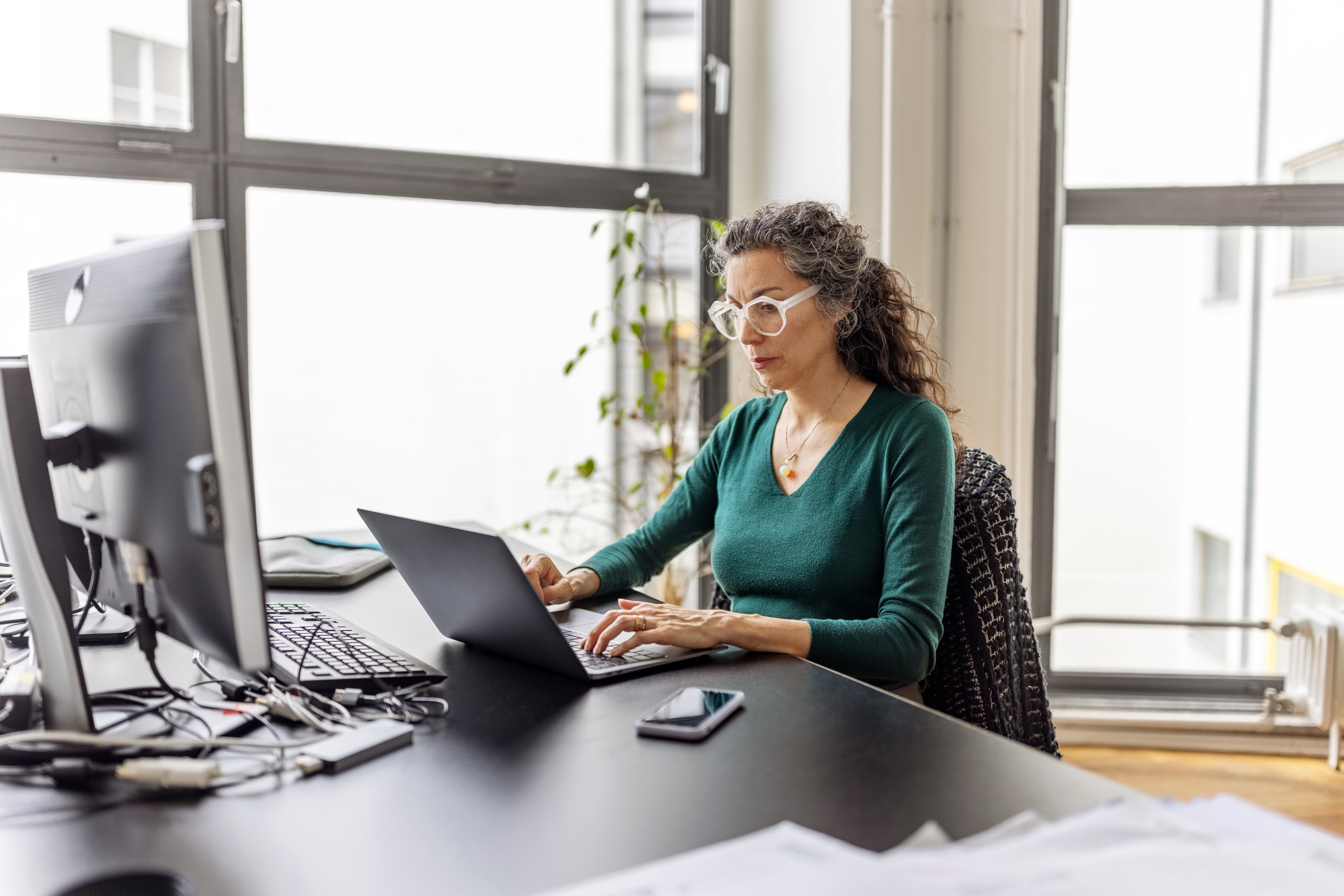 久坐与背痛膝痛相关，男性风险更高