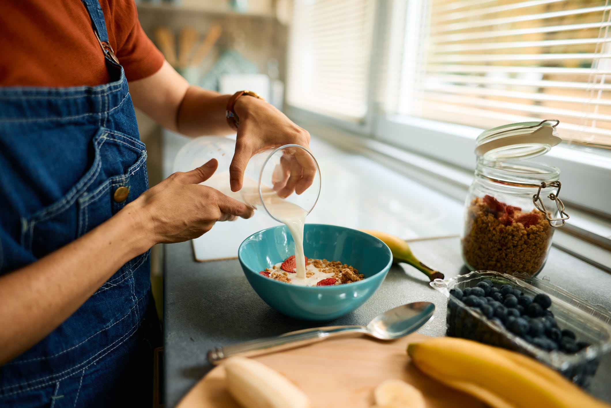 The 10 Best Foods Rich in Vitamin B12, According to a Doctor and Dietitian