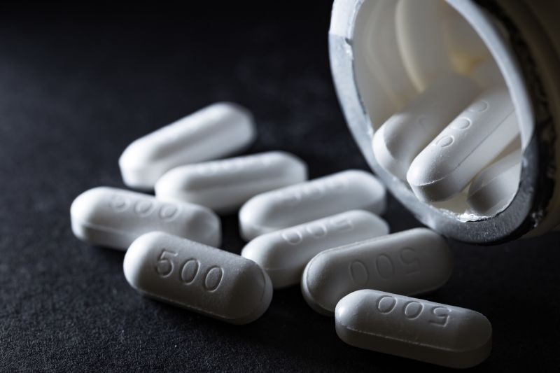 Prenatal Acetaminophen Use Linked to Reproductive Changes in Girls, Study Finds; Experts Urge Caution, Not Panic