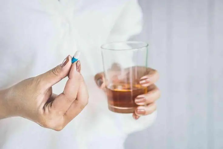 Woke Up With a Headache After Drinking? What to Know Before Taking Medicine